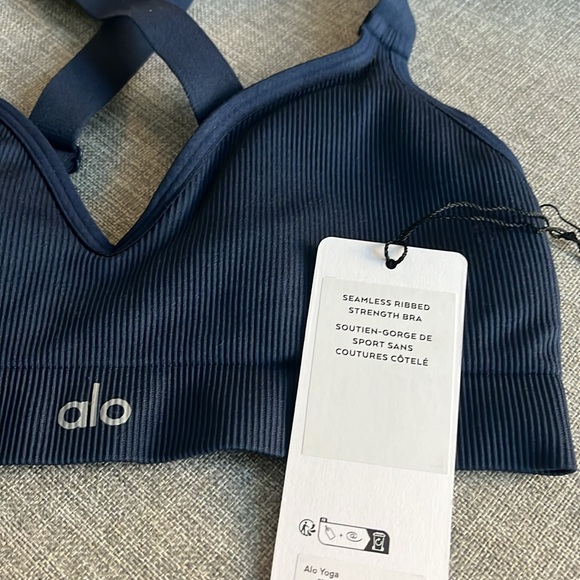 Alo Seamless Ribbed Strength Bra Size Small * - Picture 3 of 8